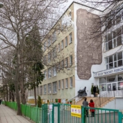 София, жк. Младост, 8 СОУ Васил Левски (сграфито)